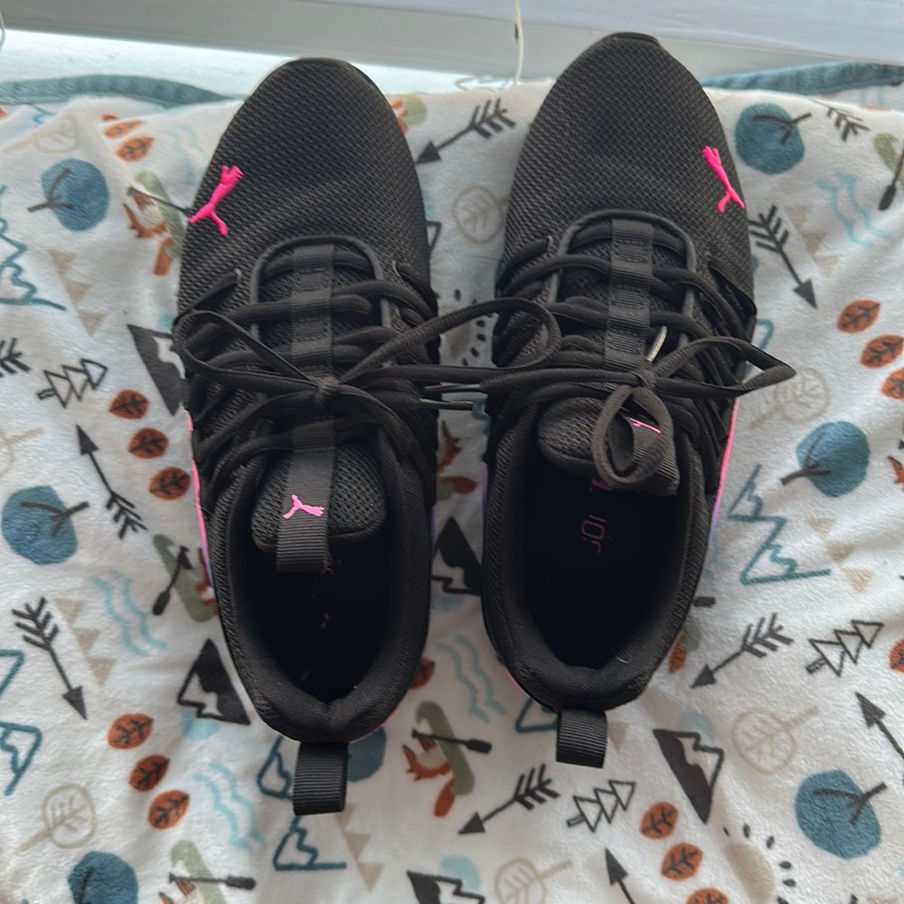 EUC Puma’s for woman